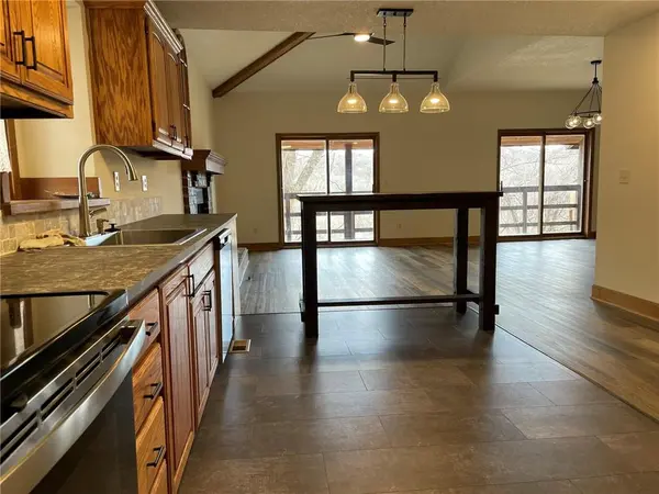 1201 Main ST, Parkville, MO 64152