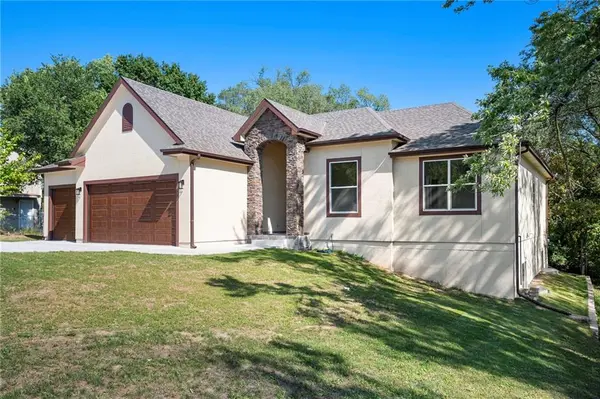 3711 N Wayne AVE, Kansas City, MO 64116