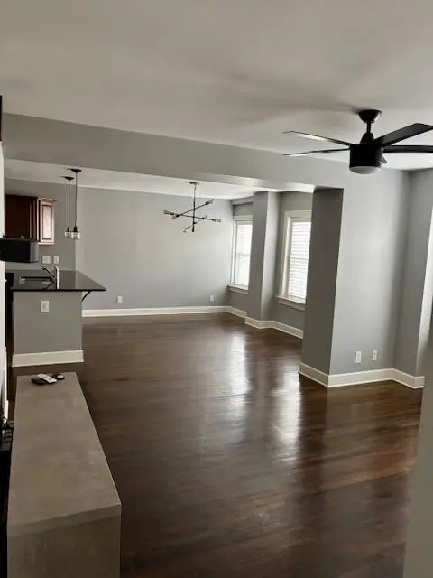 4555 MAIN ST #204, Kansas City, MO 64111