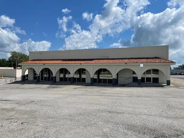 2715 N Belt HWY, St Joseph, MO 64506