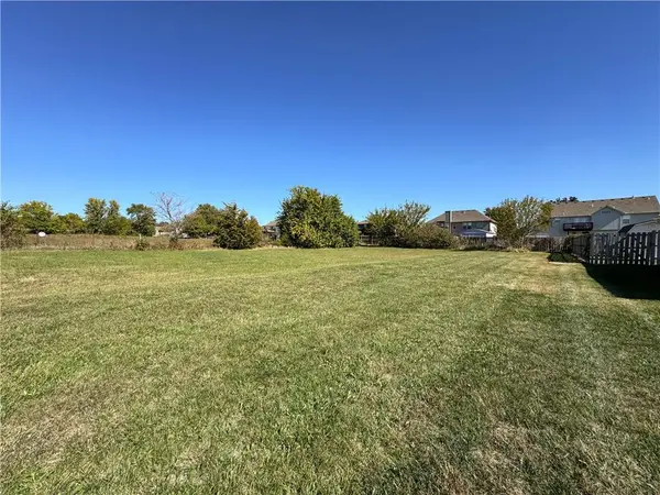 901 Lucy Webb RD, Raymore, MO 64083