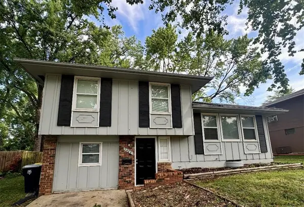 7408 E 117th PL #E, Kansas City, MO 64134