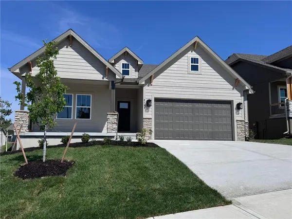 2153 Black Walnut DR, Liberty, MO 64068