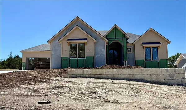 25361 W 107th TER, Olathe, KS 66061