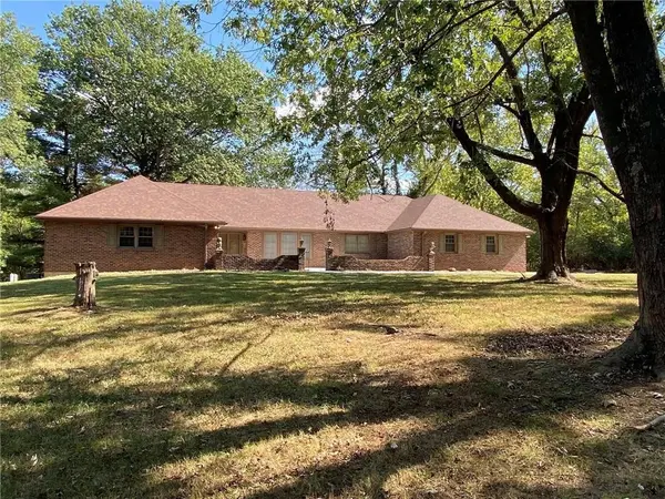 991 S Mitchell ST, Warrensburg, MO 64093