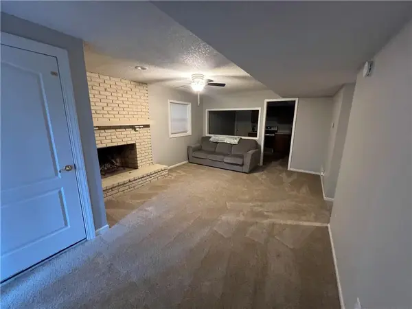 8237 N Chatham AVE, Kansas City, MO 64151
