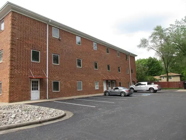 6317 N Antioch Suite 201 RD, Gladstone, MO 64119
