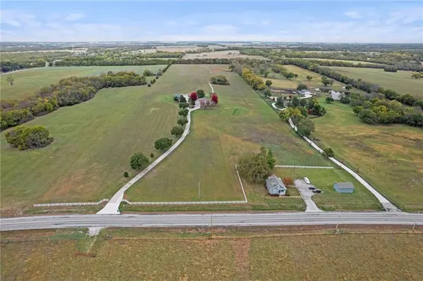 24200 W 199th ST, Spring Hill, KS 66083