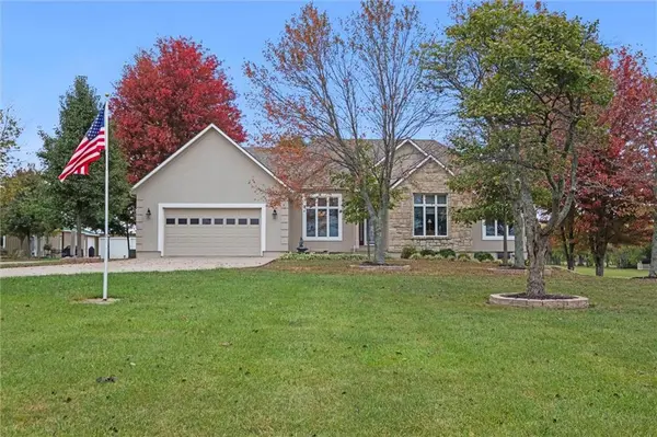 24200 W 199th ST, Spring Hill, KS 66083
