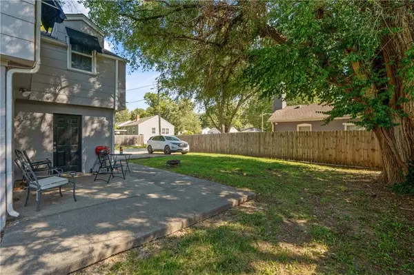 2022 S Hedges AVE, Independence, MO 64052