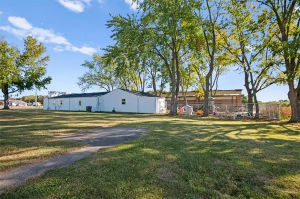 19401 E US 24 HWY, Independence, MO 64056