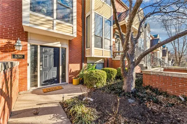 530 W 10th ST #530, Kansas City, MO 64105