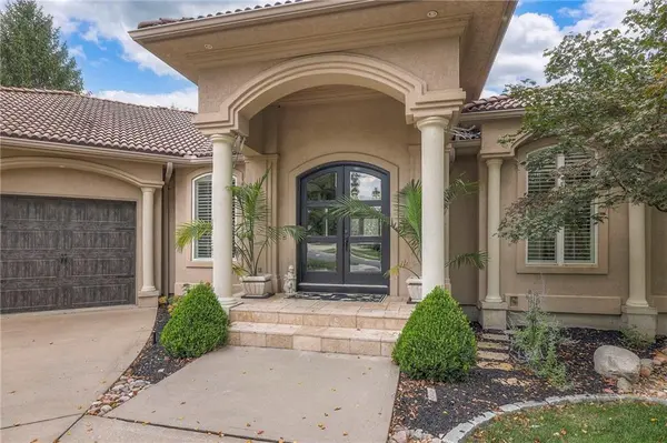 416 NE BITTER CREEK RD, Lee's Summit, MO 64086