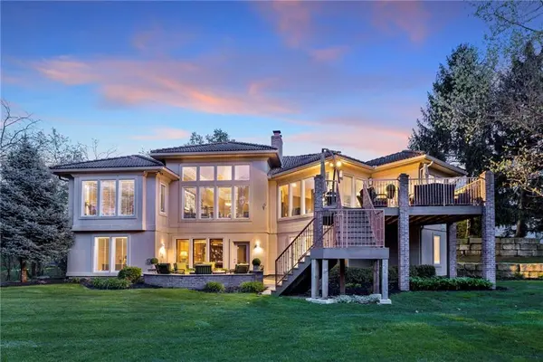 416 NE BITTER CREEK RD, Lee's Summit, MO 64086