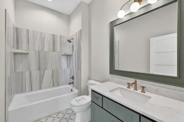 22428 W 90th TER, Lenexa, KS 66227