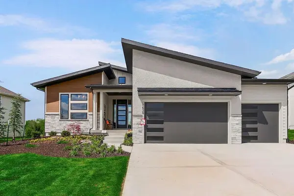 15487 W 168th PL, Olathe, KS 66062