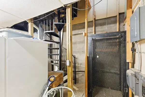 108 N Cedar ST, Nevada, MO 64772
