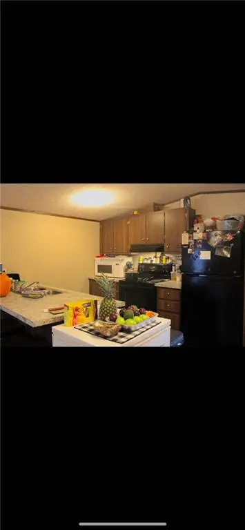 1 Oakdale DR, Lexington, MO 64067