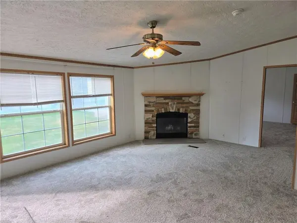 9 SE 190th RD, Warrensburg, MO 64093
