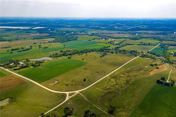 1200a E 100 RD, Berryton, KS 66409