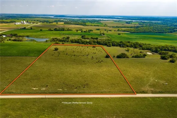 1200a E 100 RD, Berryton, KS 66409
