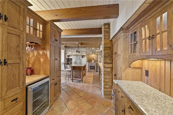 21405 W 73 TER, Shawnee, KS 66218