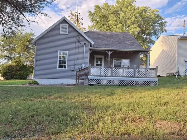 612 W 5th ST, Carrollton, MO 64633