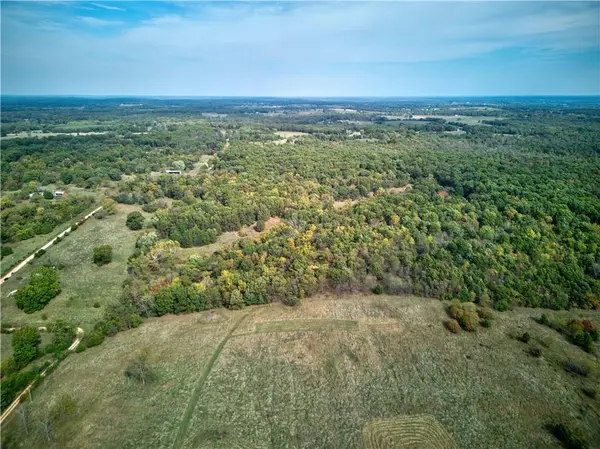 11705 S 2395 RD, Dunnegan, MO 65640