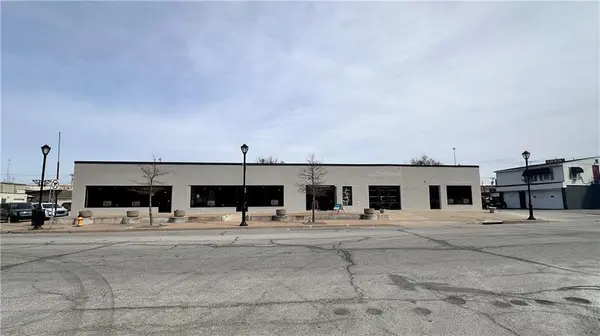 5803-5811 Merriam DR, Shawnee, KS 66203
