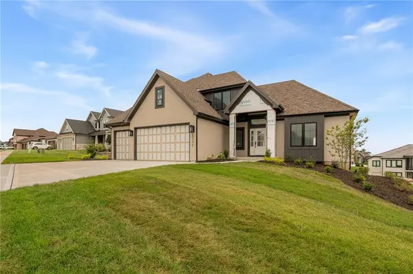 2331 NW Palisades DR, Riverside, MO 64150