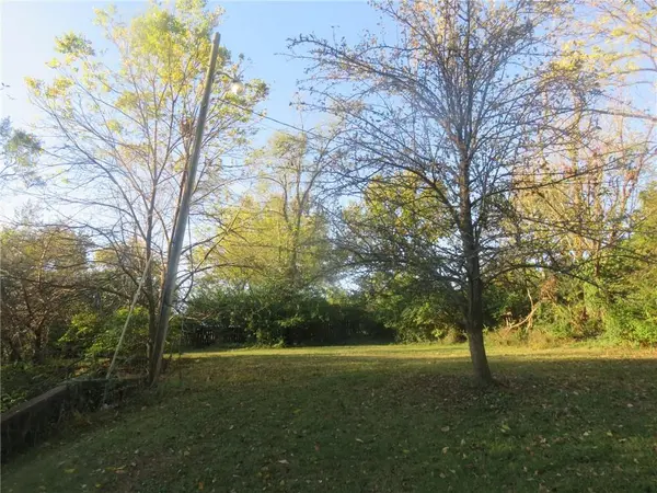 6828 Vermont AVE, Raytown, MO 64133