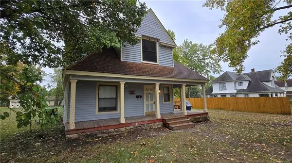 210 N Wells ST, Odessa, MO 64076