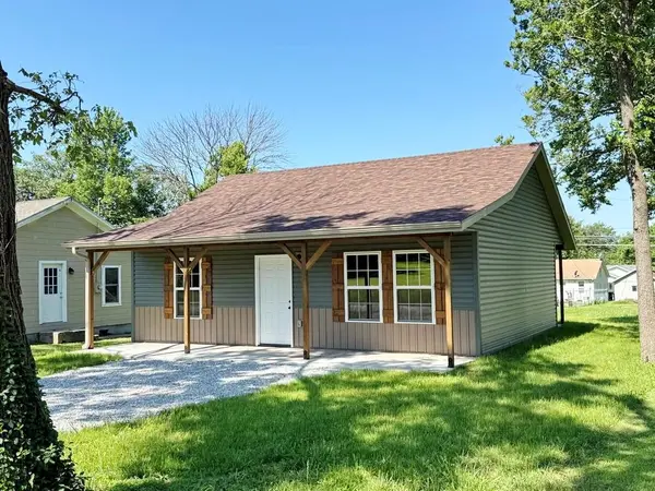 904 S Kirkpatrick ST, El Dorado Springs, MO 64744