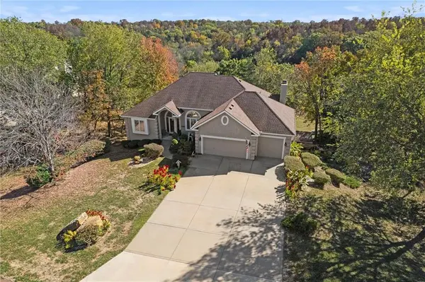 14733 Timber LN, Bonner Springs, KS 66012