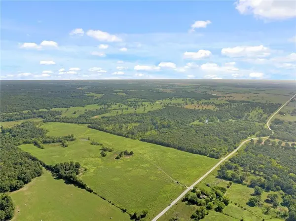 20886 E B HWY HWY, Sheldon, MO 64784
