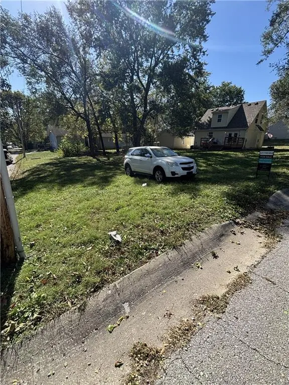 Locust ST, Pleasant Hill, MO 64080