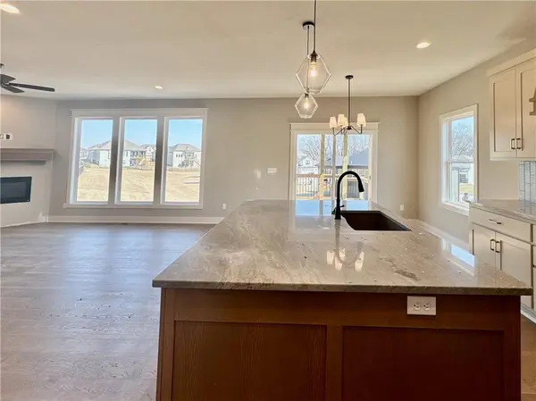 12775 NW Larkspur LN, Platte City, MO 64079
