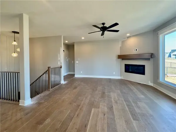 12775 NW Larkspur LN, Platte City, MO 64079