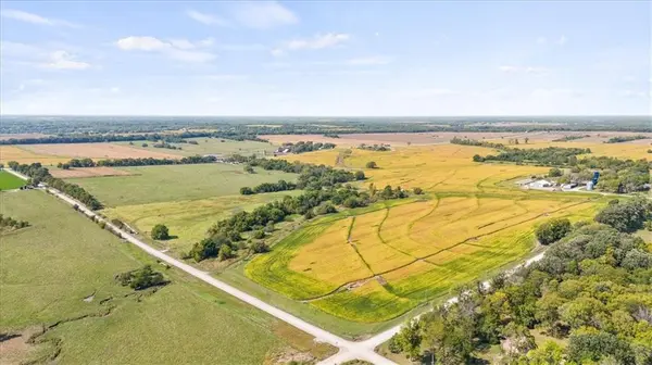 18300 S Dillie RD, Edgerton, KS 66030