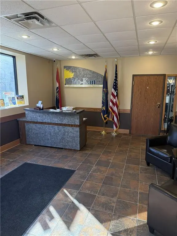 224 N 7th ST, St Joseph, MO 64501