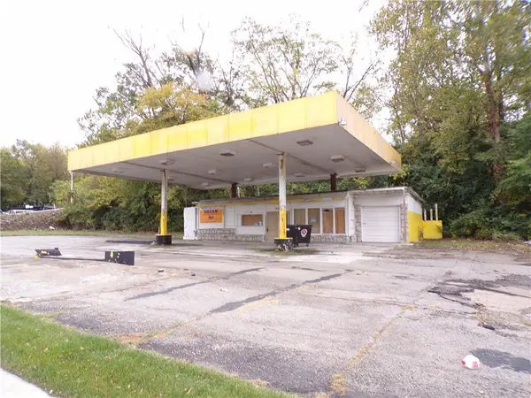 1315 W US 24 HWY, Independence, MO 64050