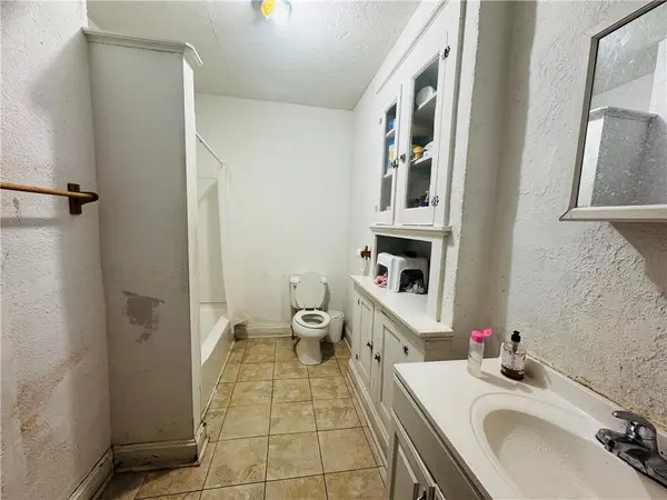 3706 Saint John AVE, Kansas City, MO 64123
