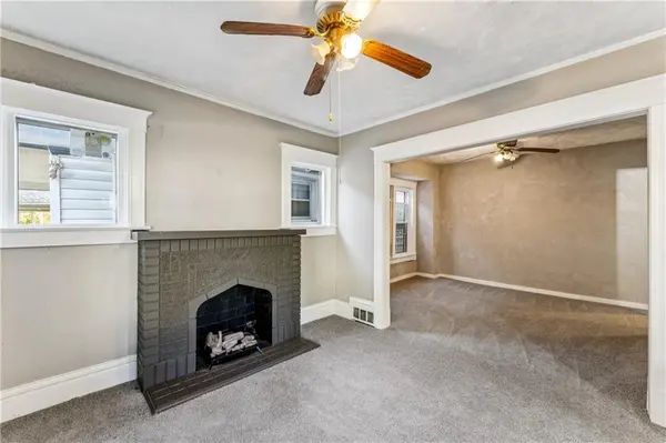 2734 Park AVE, Kansas City, MO 64109