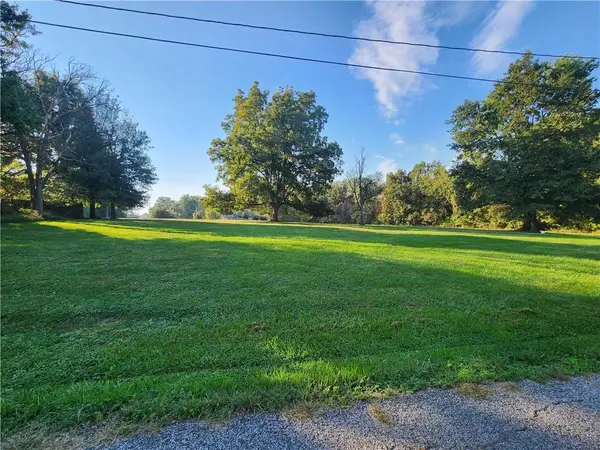 W 5th ST, Carrollton, MO 64633