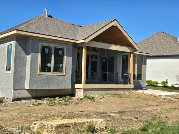 10319 W 151 TER, Overland Park, KS 66221