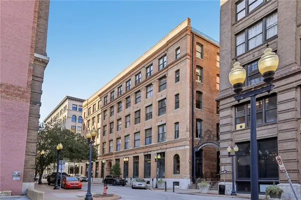 308 W 8th ST #509, Kansas City, MO 64105