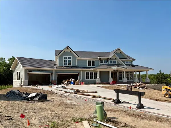 25373 W 107th TER, Olathe, KS 66061