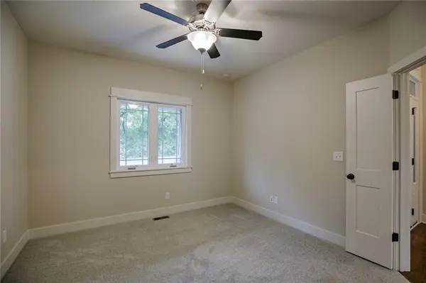 22064 W 99th TER, Lenexa, KS 66220