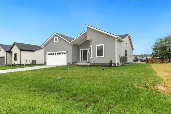 149-153 S Linn Valley DR, Linn Valley, KS 66040