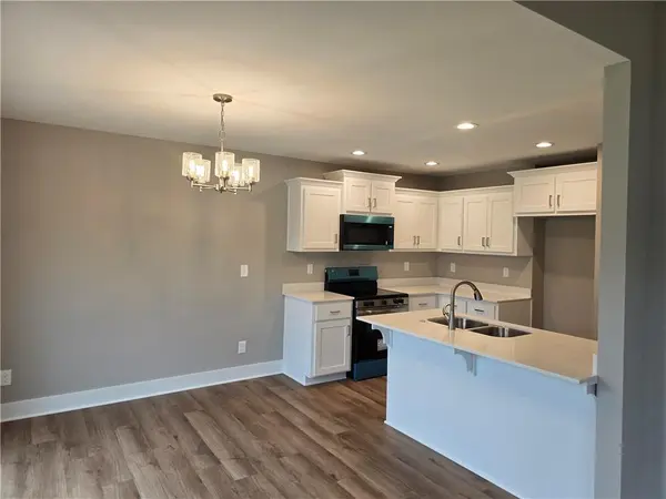 510 W Lawrence ST, Spring Hill, KS 66083